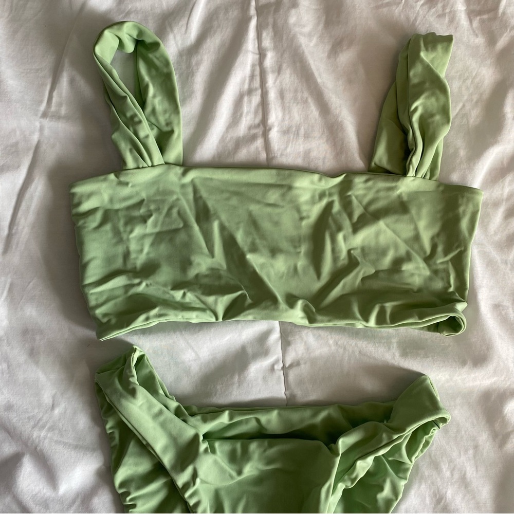 Green bikini set - Picture 3 of 3
